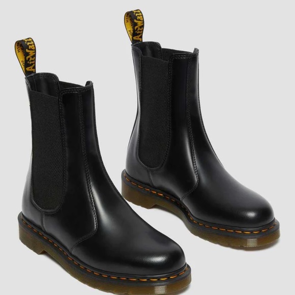 Dr. Martens Shoes - Dr Martens 2976 Hi flat Chelsea Boot